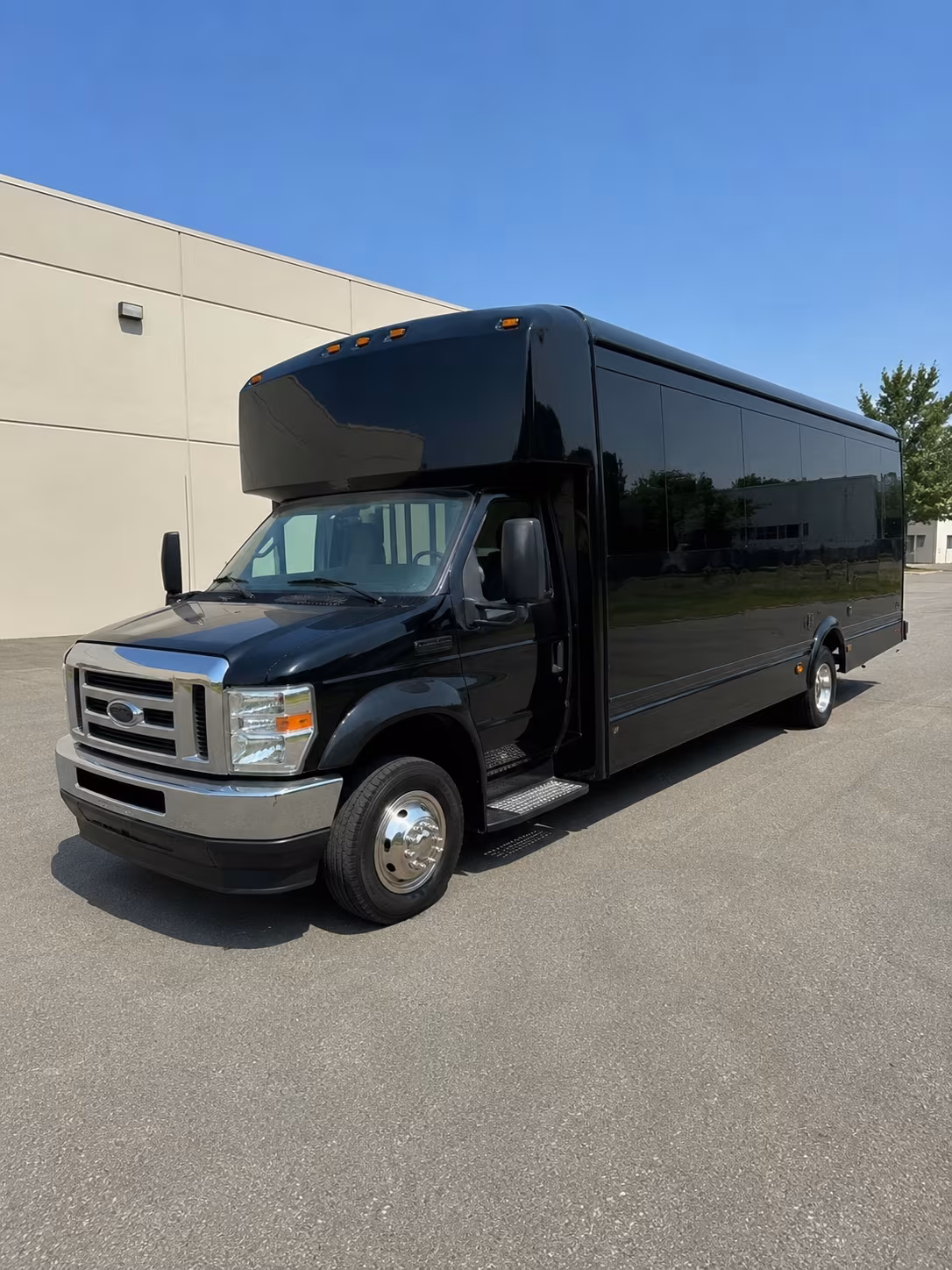 clarksville bus rentals