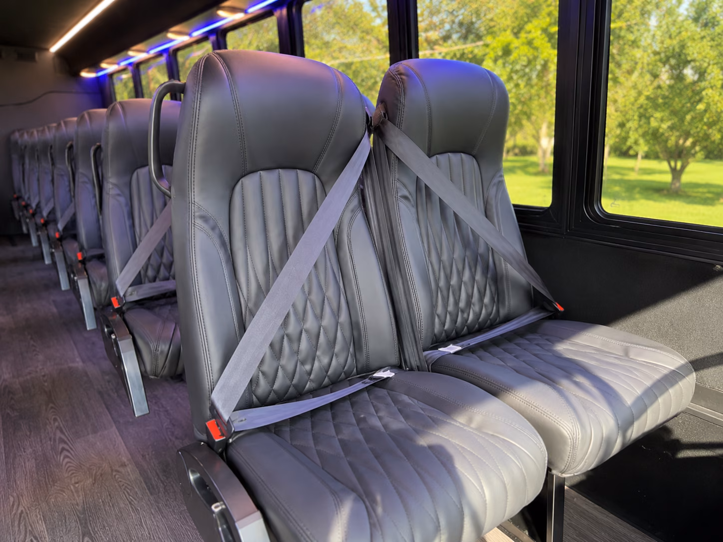 clarksville rent a charter bus for your clarksville wedding