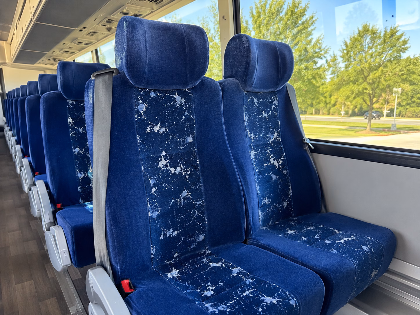 hendersonville coordinate class travel with hendersonville school field trip bus rentals