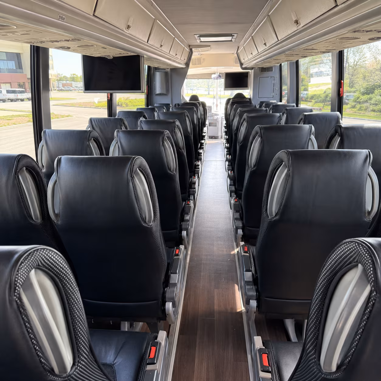 knoxville make your group trip comfortable with a knoxville long distance charter bus rental
